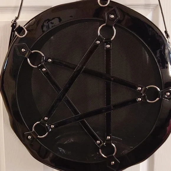 KILLSTAR LARGE PENTAGRAM ROUND MESH WEEKENDER,TRAVEL BAG,BEACH BAG NWOT - Picture 11 of 12